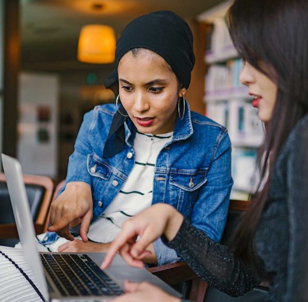 Diseñamos y desarrollamos sitios web, aplicaciones y plataformas e-commerce