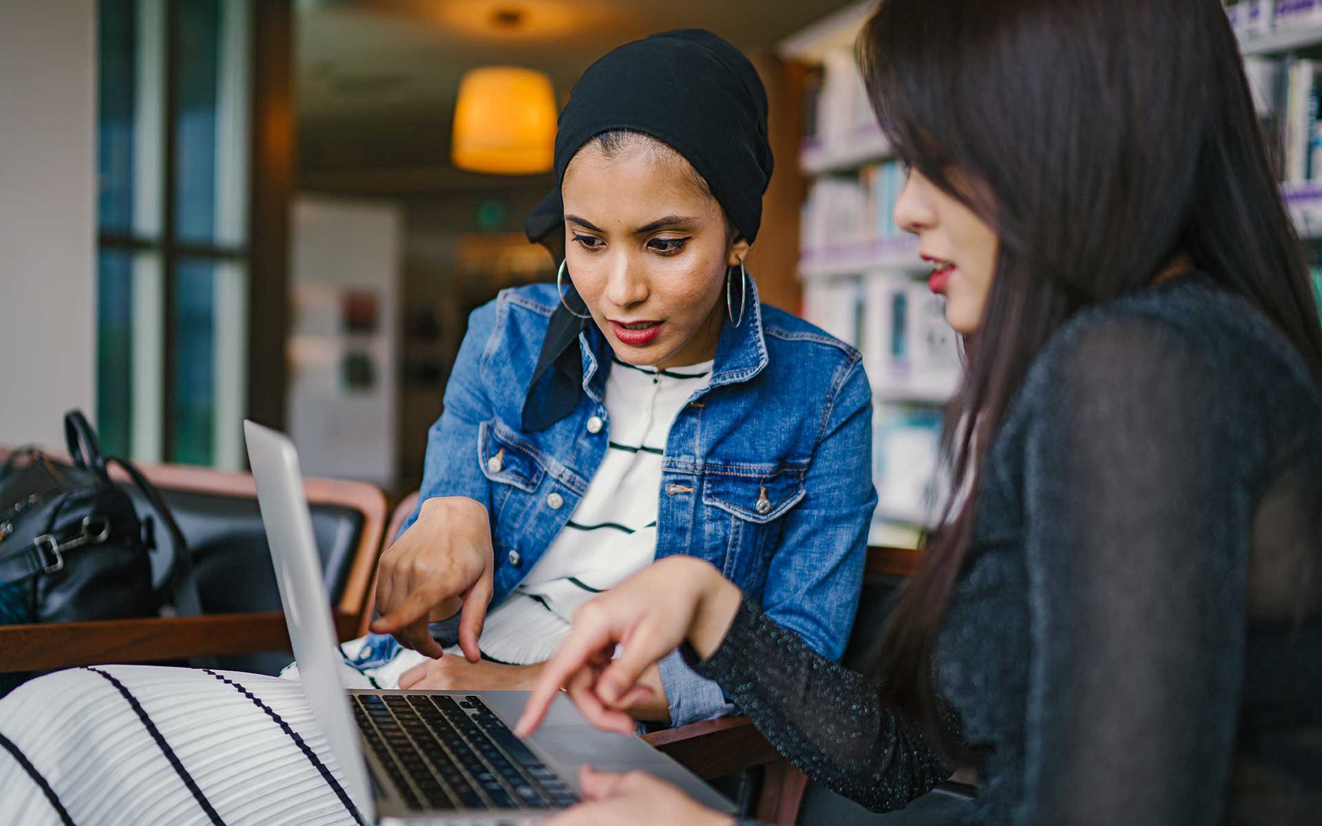 Diseñamos y desarrollamos sitios web, aplicaciones y plataformas e-commerce