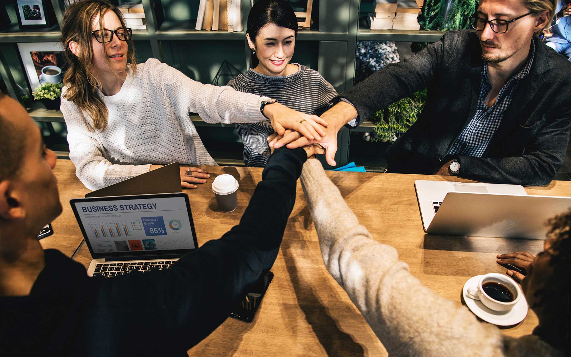 Cómo identificar y priorizar cuentas clave para tu estrategia ABM en Colombia
